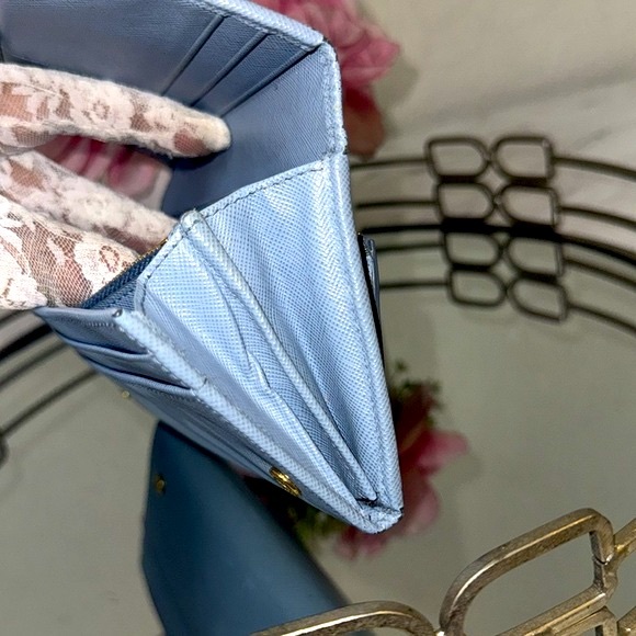 Authentic PRADA ribbon saffiano flap leather wallet - Picture 13 of 16